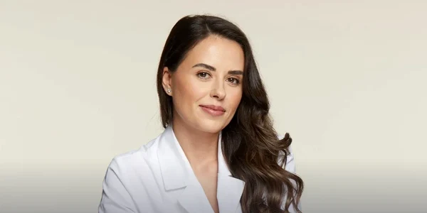 8 06 Dr Moroianu Andreea, dermatolog png