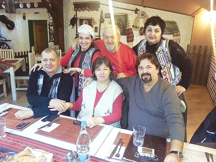 Cu soţia şi alţi prieteni artişti