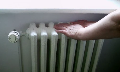 Peste 600 de familii au rămas fără apă caldă şi căldură din cauza datoriilor  