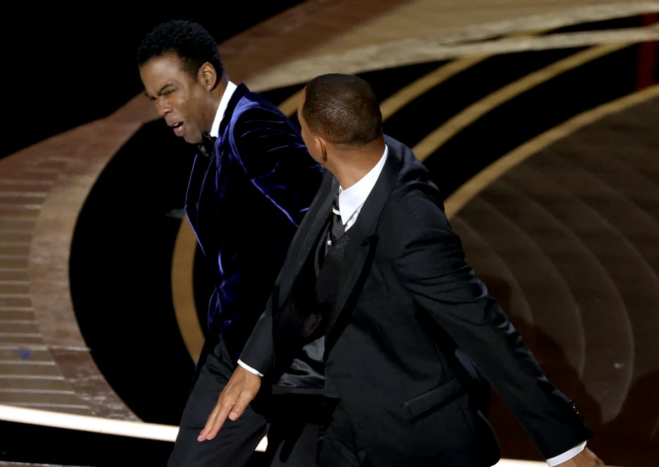 Momentul în care Will Smith îl pocnește pe Chris Rock foto: Getty