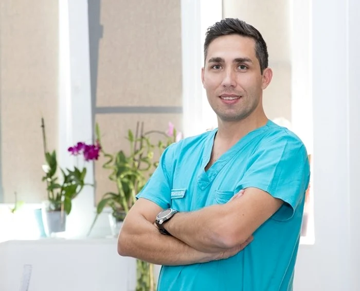 
    Dr. Valeriu Gheorghiță este medic primar la Spitalul Militar din București  