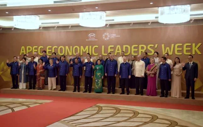 Fotografia de grup a liderilor prezenţi la APEC 2017 FOTO EPA