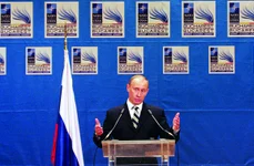 Președintele Federației Ruse, Vladimir Putin, la o conferință de presă susținută în timpul Summit-ului NATO de la București, 4 aprilie 2008 (foto: Getty Images)