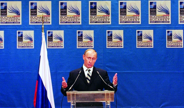 Președintele Federației Ruse, Vladimir Putin, la o conferință de presă susținută în timpul Summit-ului NATO de la București, 4 aprilie 2008 (foto: Getty Images)