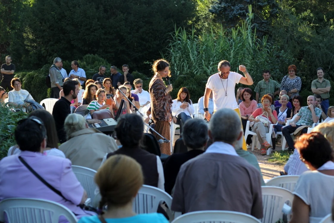 Parcul a devenit un loc de întâlnire al iubitorilor de frumos. FOTO: Daniel Guţă. ADEVĂRUL.