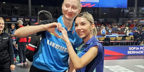 Bernadette Szocs și partenera austriacă Sofia Polcanova  Foto Federatia Romana de Tenis de Masa jpg
