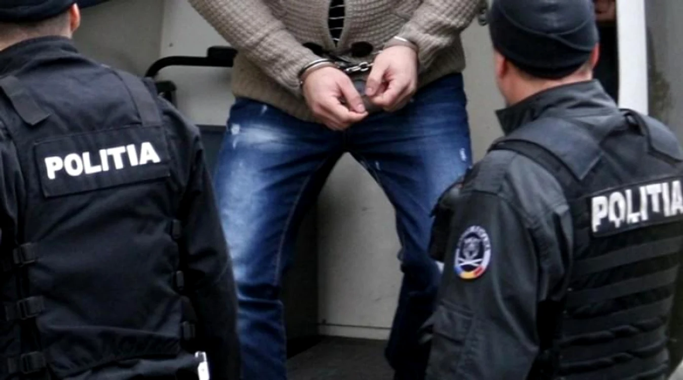 
    Bunica speră ca închisoarea să îl vindece de apucăturile rele pe nepotul infractorFoto: viata-libera.ro  