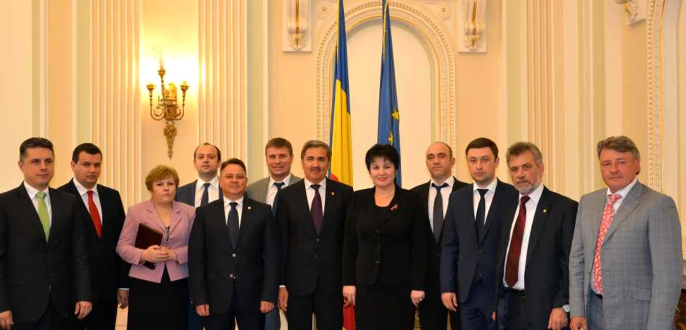 membrii Comisiei Comune din legislativele celor două ţări FOTO:parlament.md