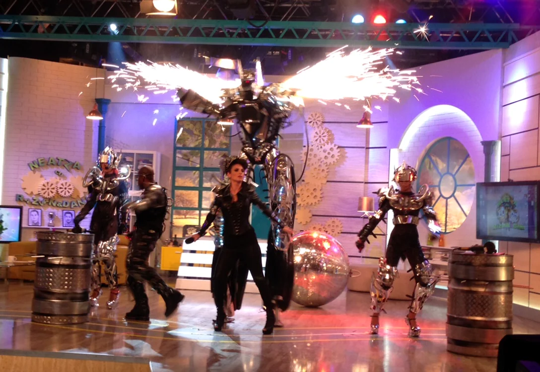 Ellie White revine pe scenă cu un show incendiar cu roboţi şi cyborgi (foto: arhiva personală)