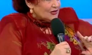 Elena Merișoreanu a recunoscut că nu prea respectă programul impus de medici, acesta fiind și motivul pentru care încă are probleme cu vocea jpeg