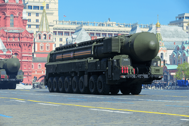 Rusia amenință Europa cu folosirea armelor nucleare dacă se confruntă cu acțiuni considerate neprietenoase