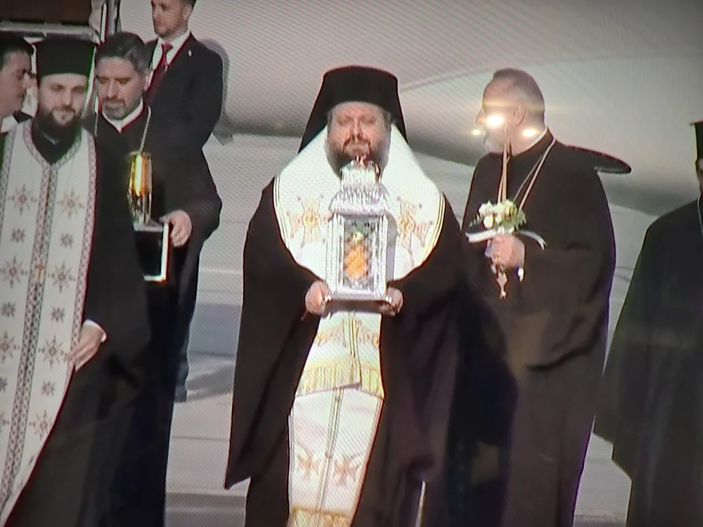 Lumina Sfântă a ajuns în țară FOTO: Arhivă