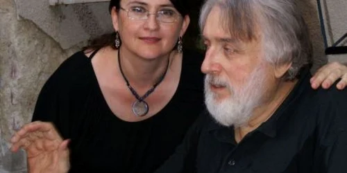 Mădălina Amon şi Adrian Păunescu, la ziua poetului, în iulie (foto arhiva familiei Amon) 