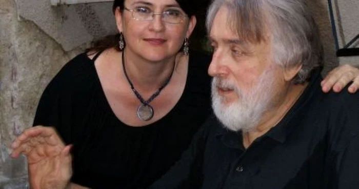 Mădălina Amon şi Adrian Păunescu, la ziua poetului, în iulie (foto arhiva familiei Amon) 