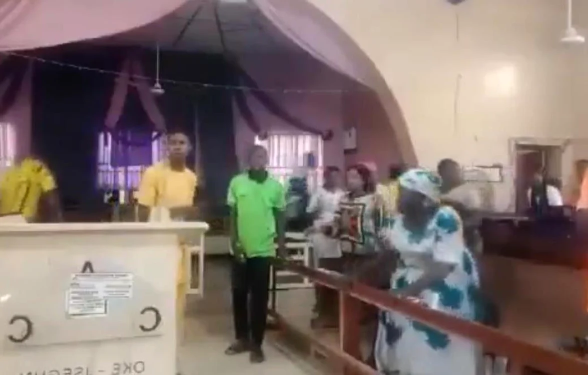 Atac într-o biserică din Nigeria FOTO: X