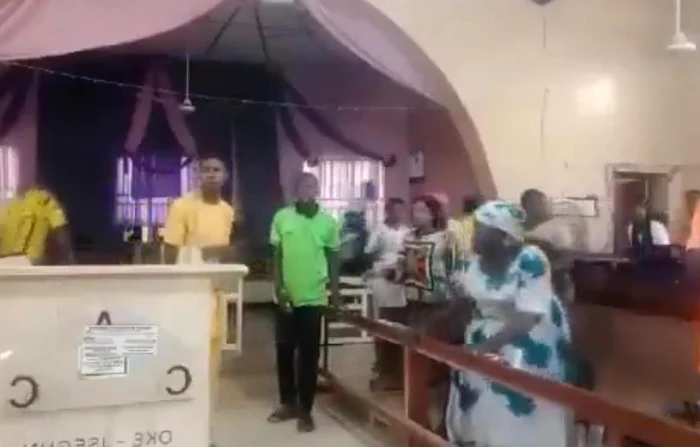 Atac într-o biserică din Nigeria FOTO: X