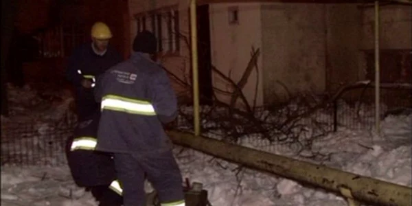 Oamenii au fost evacuaţi din cauza mirosului de gaz