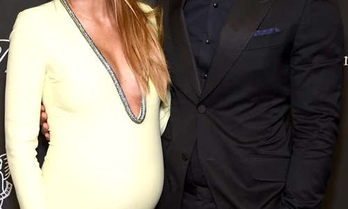 Blake Lively a făcut furori cu burtica de gravidă jpeg