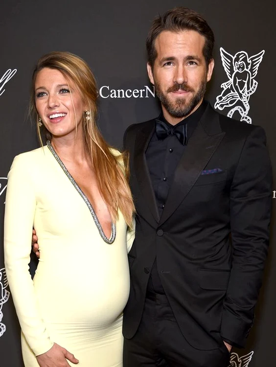 Blake Lively a făcut furori cu burtica de gravidă