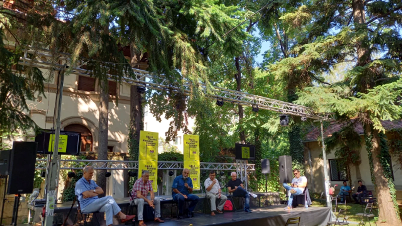 Dezbatere literară, în grădina ICR