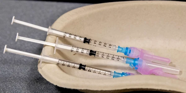 Spania a mărit vârsta celor care se pot vaccina cu Astra Zeneca la 65 de ani