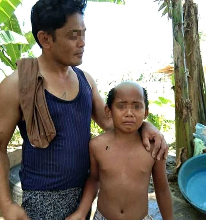 Un tată din Filipine a găsit frizura perfectă pentru a-și ține odrasla izolată la domiciliu pe perioada epidemiei de coronavirus