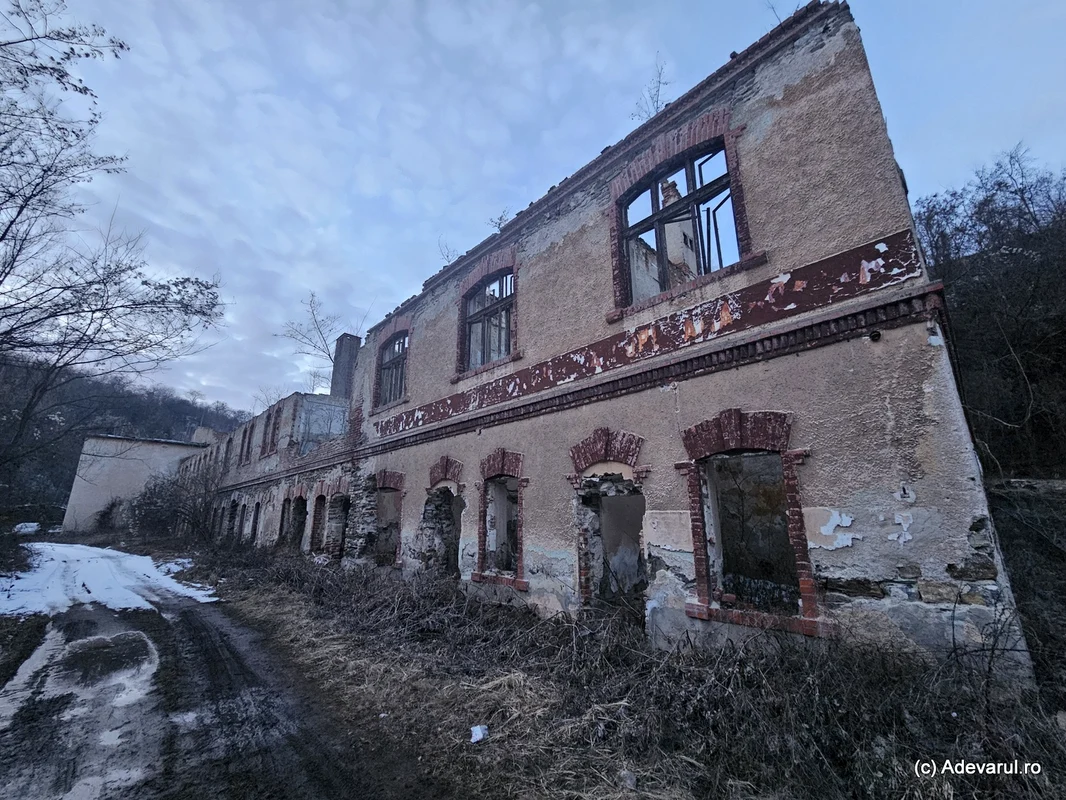 Ruinele de la Ghelari  Foto Daniel Guță (7) jpg