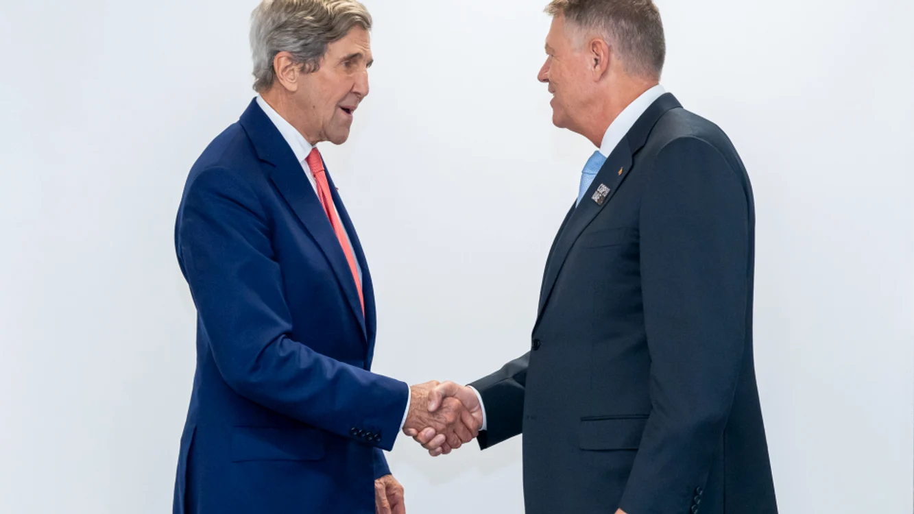 Klaus Iohannis s-a întrevăzut cu Reprezentatul SUA pentru Climă, John Kerry Foto: Presidency,ro