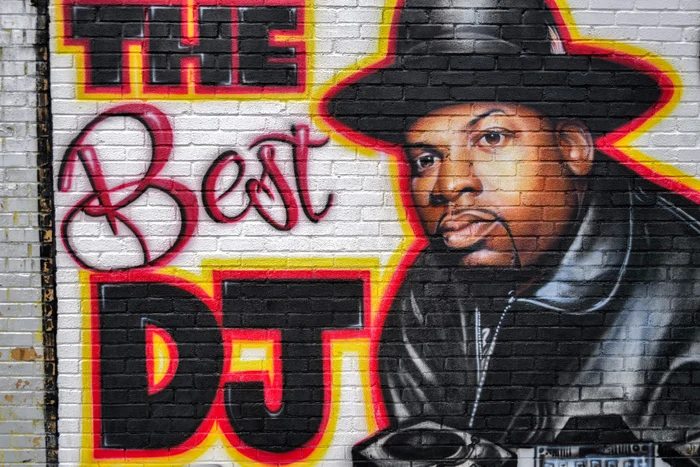 Pictură murală în New York înfățișându-l pe Jam Master Jay Foto Profimedia