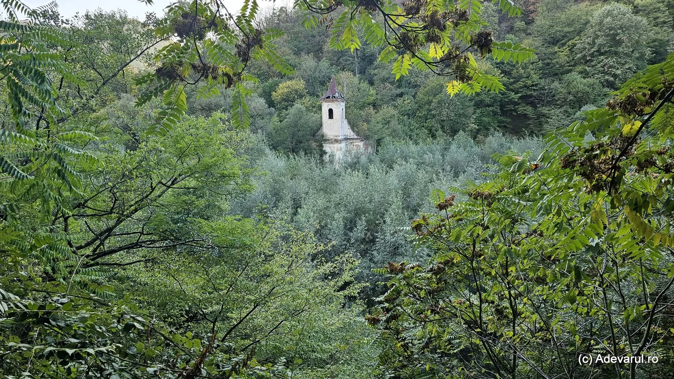 Biserica veche.