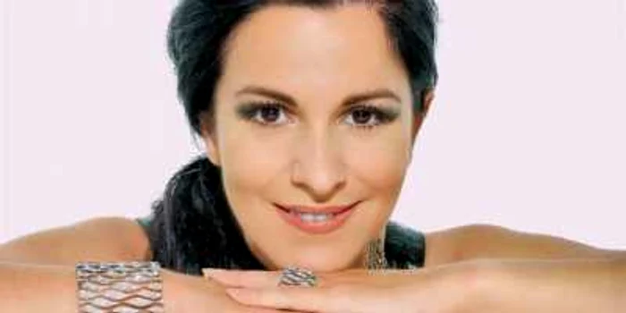 Soprana Angela Gheorghiu este născută la Adjud, în apropierea Bacăului, acolo unde artista va susţine, pe 26 aprilie, un recital în cadrul Festivalului Internaţional „Gala Star - one man show"