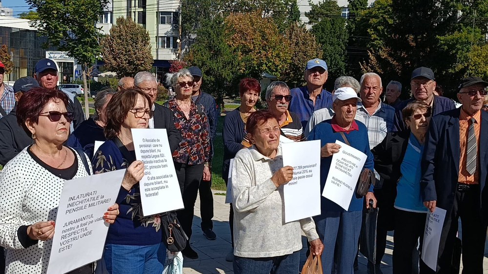 Pensionarii au ieșit în stradă: „Ne-au confiscat bătrânețea”. Ce revendicări au pus pe masa Guvernului