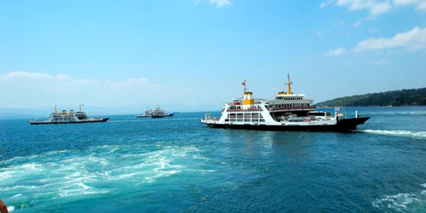 Feribotul se îndrepta spre portul Izmit, situat în Marea Marmara