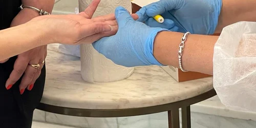 testare hepatite   foto fb APAH RO jpg