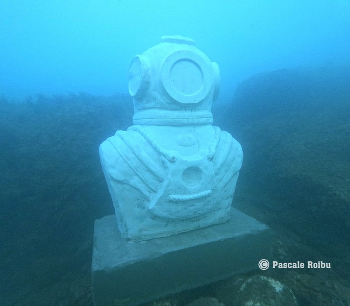 Muzeul subacvatic din Marea Neagră. Al doilea exponat scufundat este statuia unui scafandru greu VIDEO