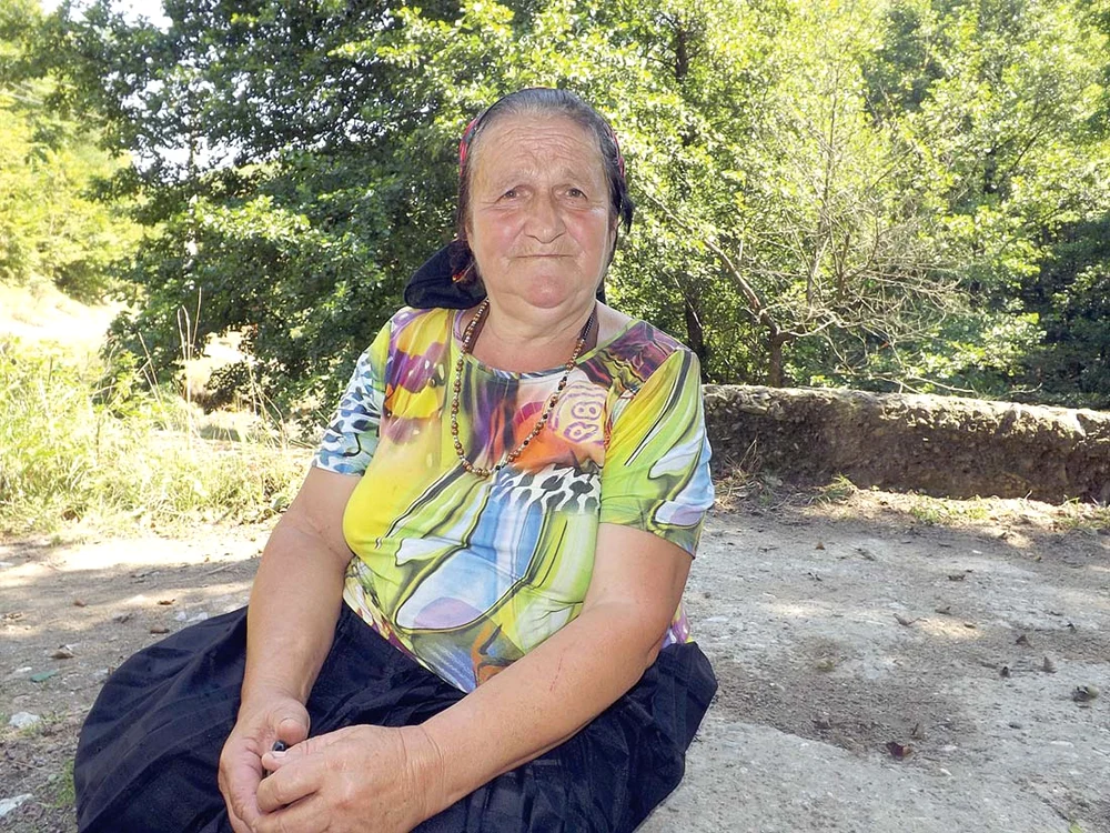 
    Calistiţa Vintilani şi-a văzut toţi vecinii plecând, unul câte unul  