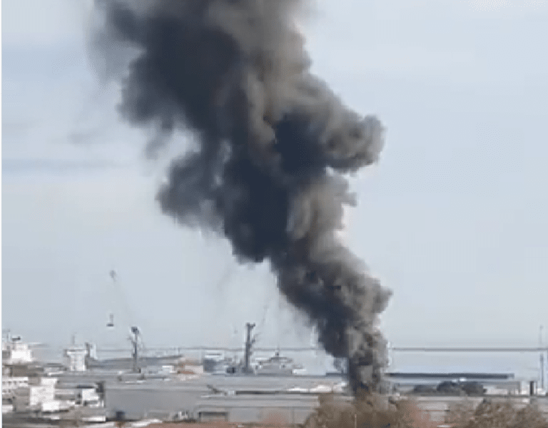 O explozie s-a produs în portul turcesc Samsun de la Marea Neagră VIDEO