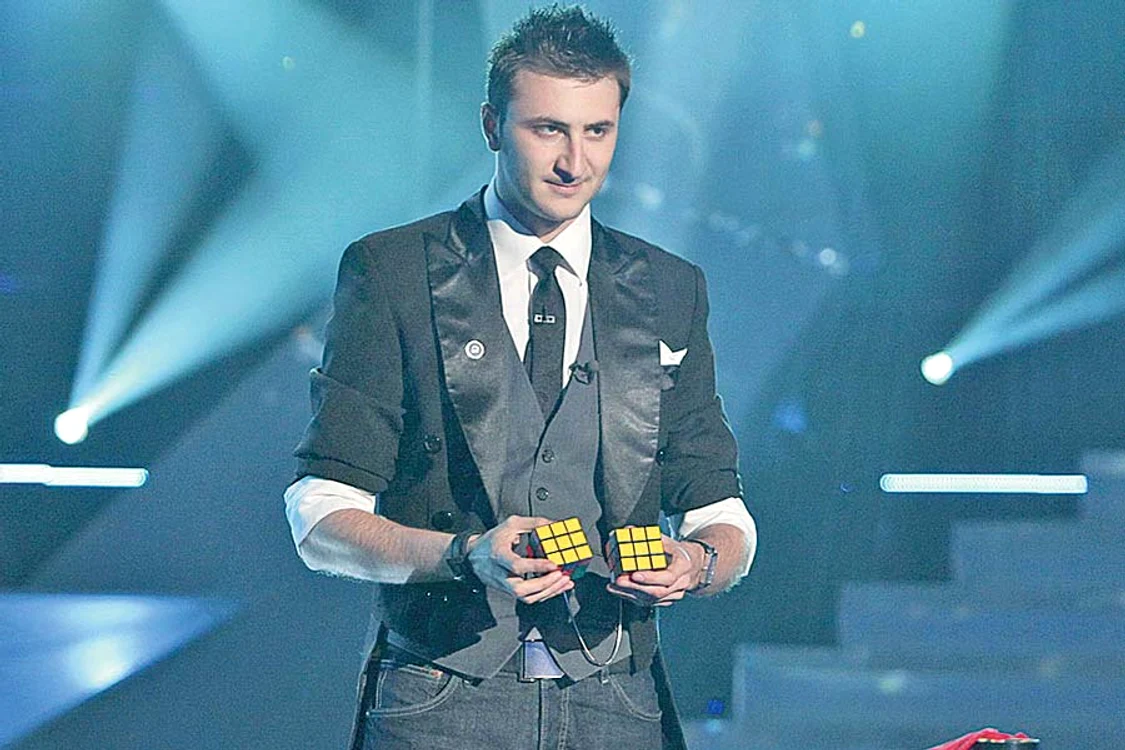 Eduard  Andrei Sandu, Are 33 de ani, este din Iaşi  şi a descoperit pasiunea pentru  teatru foarte târziu, după ce a  visat la multe alte meserii (FOTOGRAFII: PRO TV)