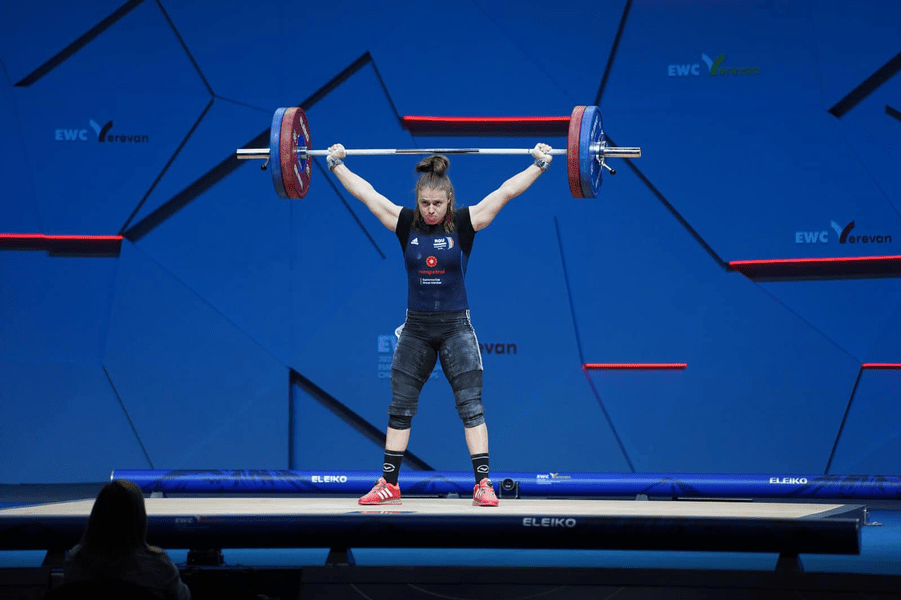  Loredana Toma a cucerit trei medalii de aur la Europenele de haltere de la Erevan