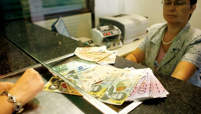 Cât mai cresc ratele românilor?