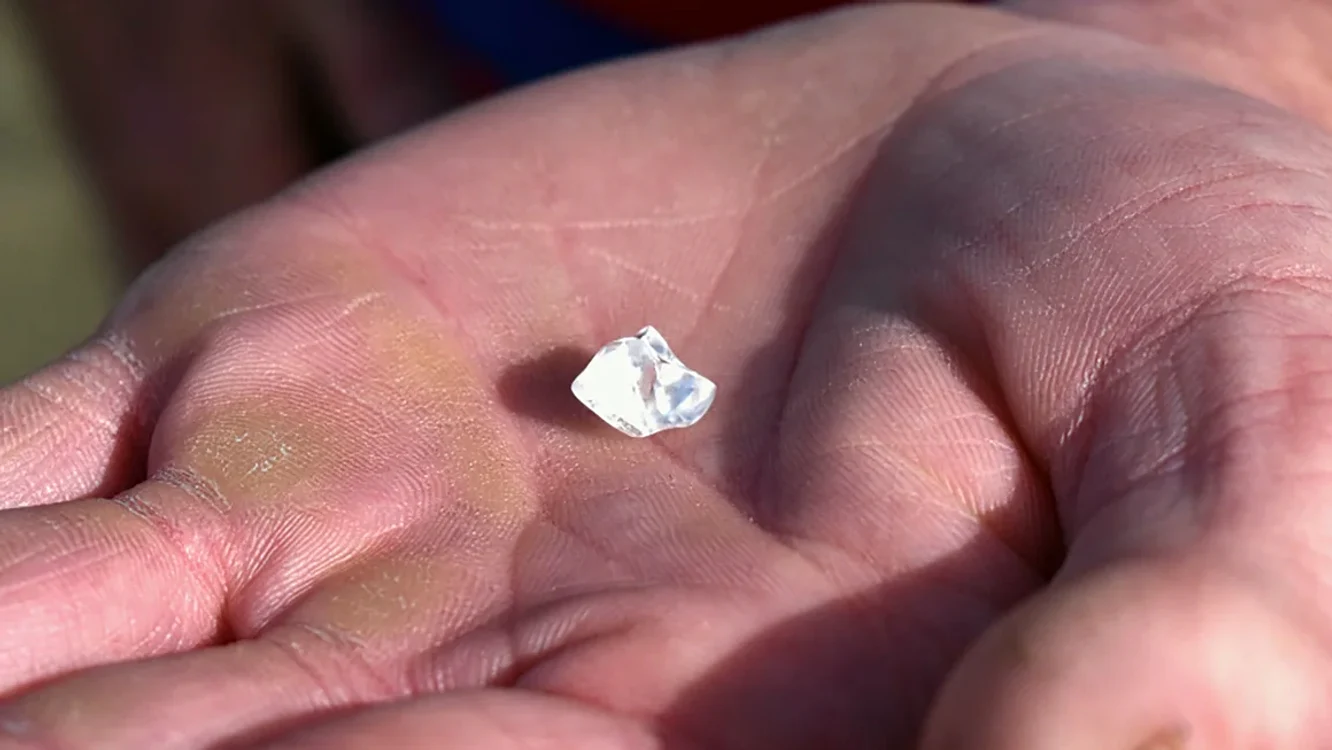 Diamantul găsit în parc de bărbat FOTO: edition.cnn.com