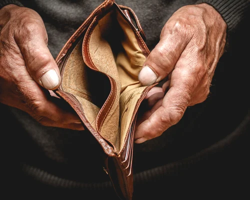 Pensionar batran bani portofel pensie FOTO Shutterstock jpg