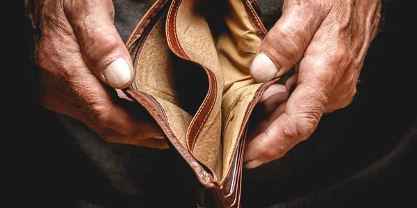 Pensionar batran bani portofel pensie FOTO Shutterstock jpg