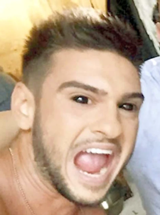 Alexandra Stan: Mască chirurgicală cu imprimeuri haioase, 45 de lei