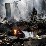 Distrugeri provoate de un atac cu rachete la Kiev FOTO EPA EFE jpg