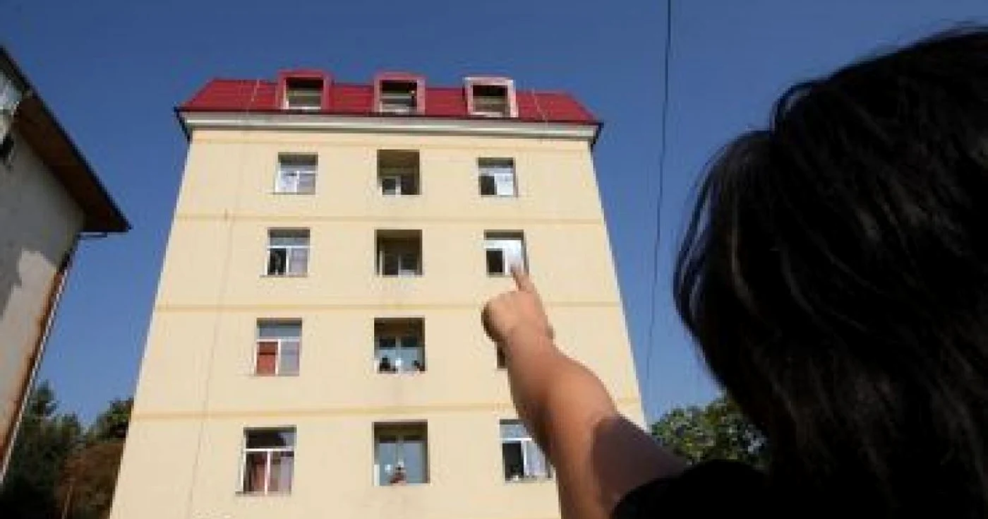 Iaşi: UPDATE: Un student s-a aruncat de la etajul trei al unui cămin de la Agronomie