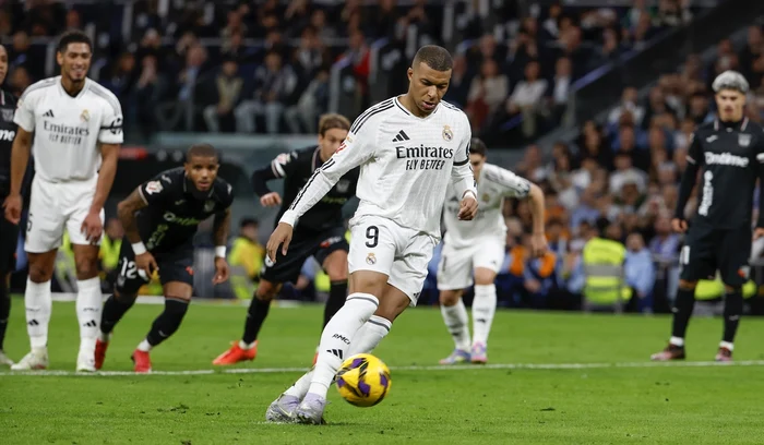 Kylian Mbappé l-a egalat pe Cristiano Ronaldo (FOTO: EPA)