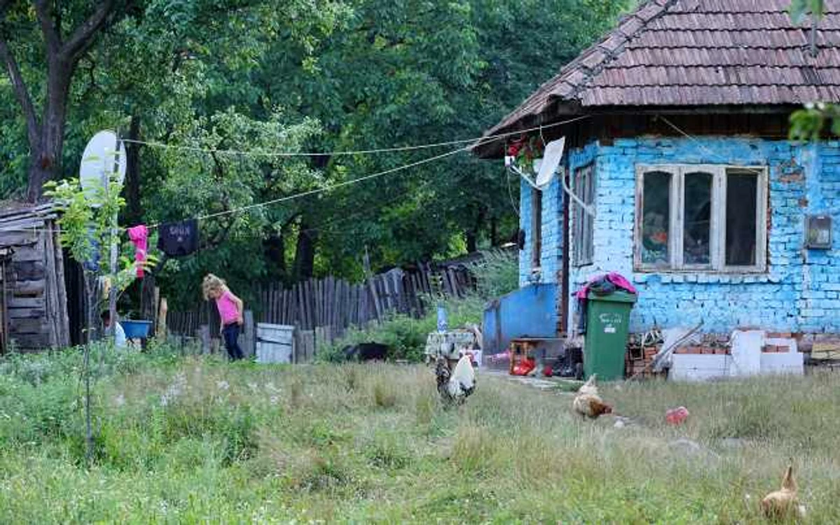 Peste o treime din populaţia României este supusă riscului de sărăcie