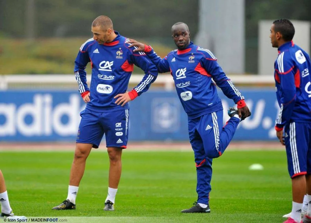 Lassana Diarra, în centru, alături de Karim Benzema (stânga)