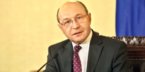 Traian Băsescu vrea referendum pentru revizuirea Constituţiei odată cu alegerile locale din 2012   
